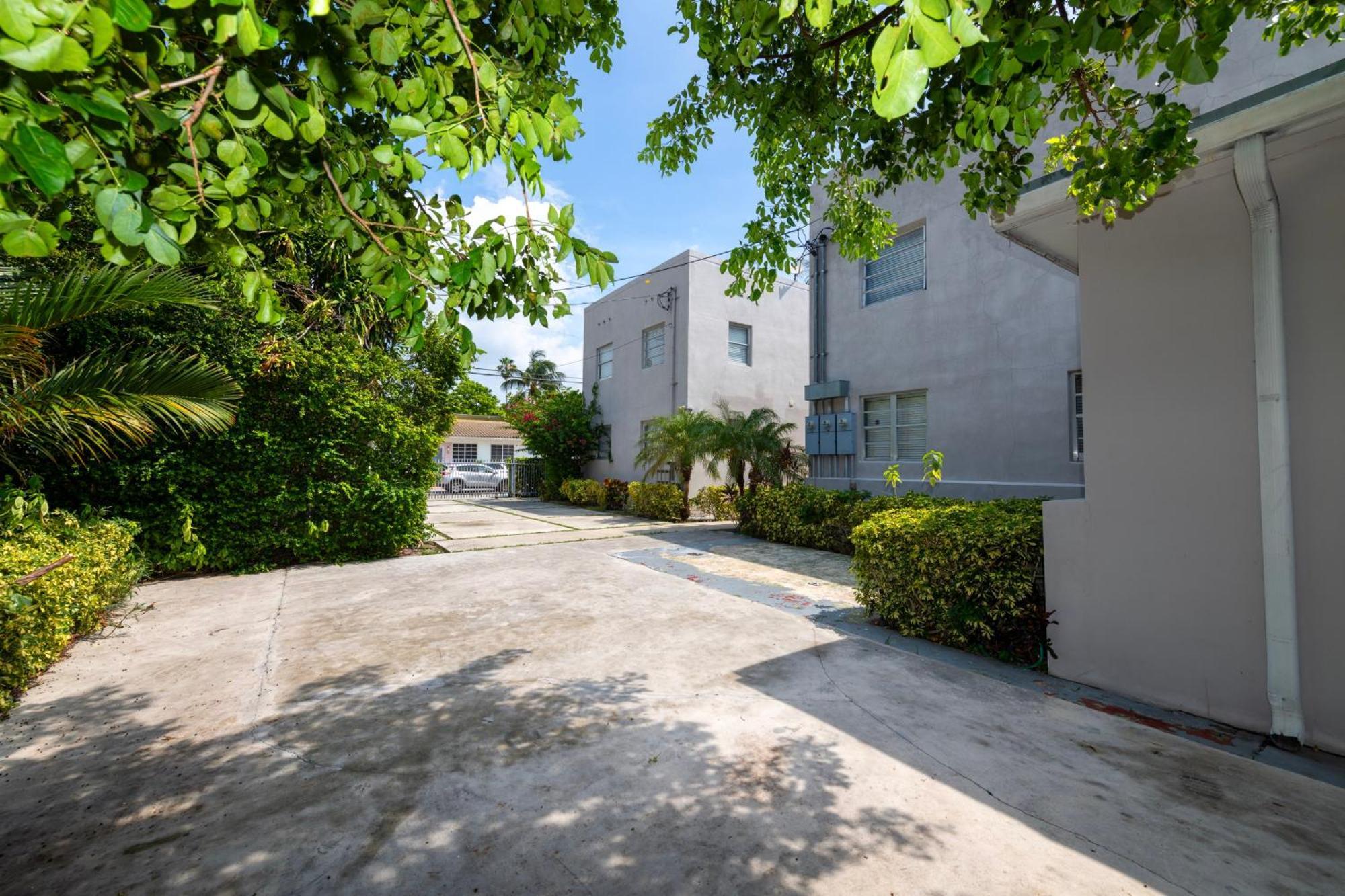 Sunny Days Apartments Miami Beach Exterior photo