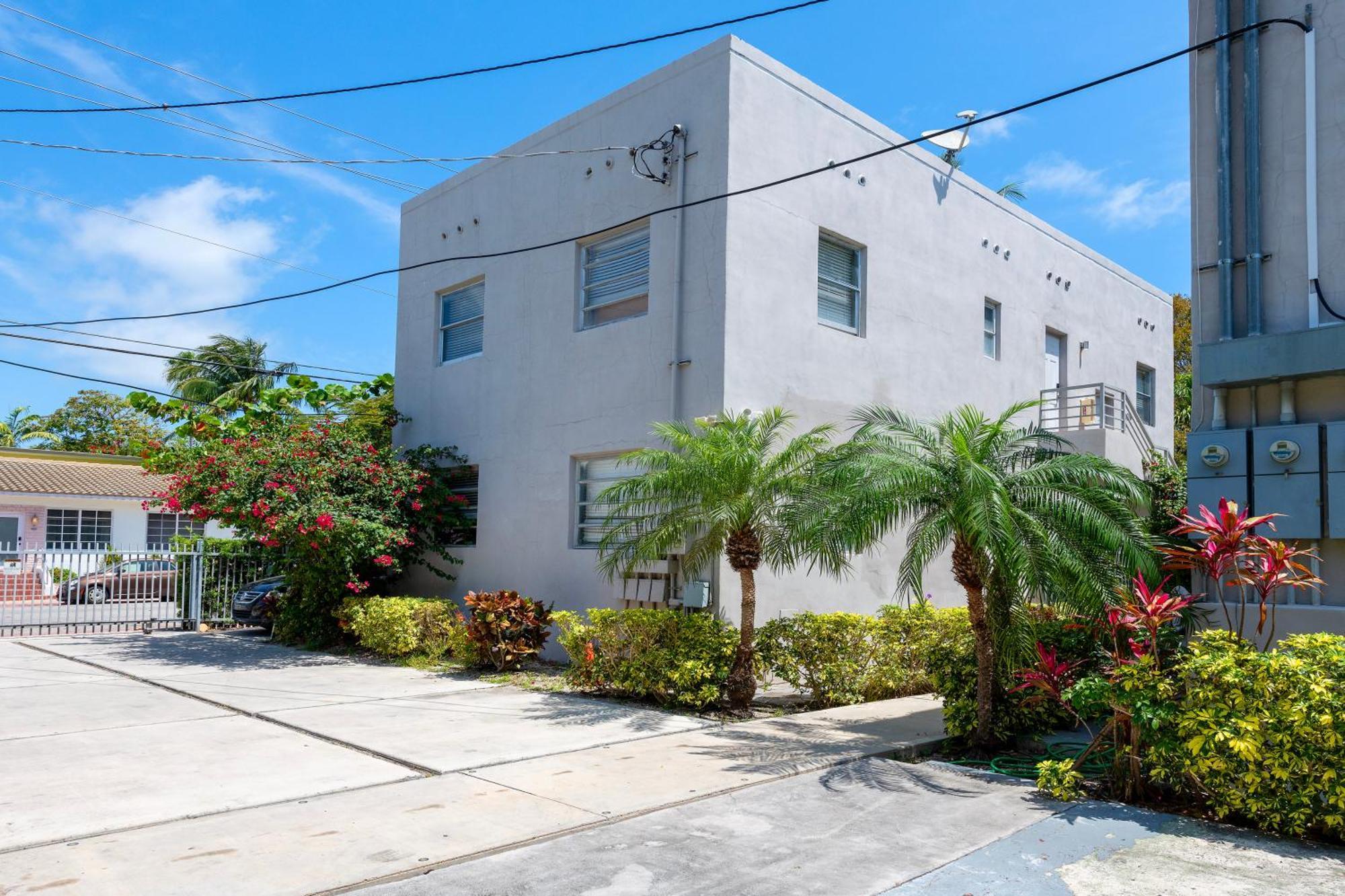 Sunny Days Apartments Miami Beach Exterior photo
