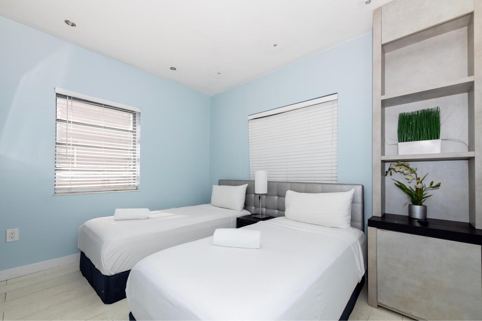 Sunny Days Apartments Miami Beach Exterior photo
